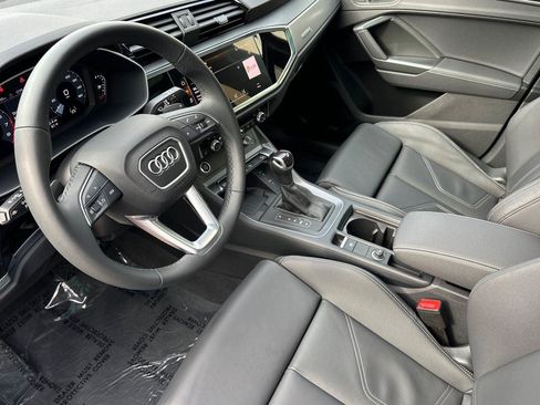 Certified 2025 Audi Q3 2.0T Premium w/ Convenience Package image 10
