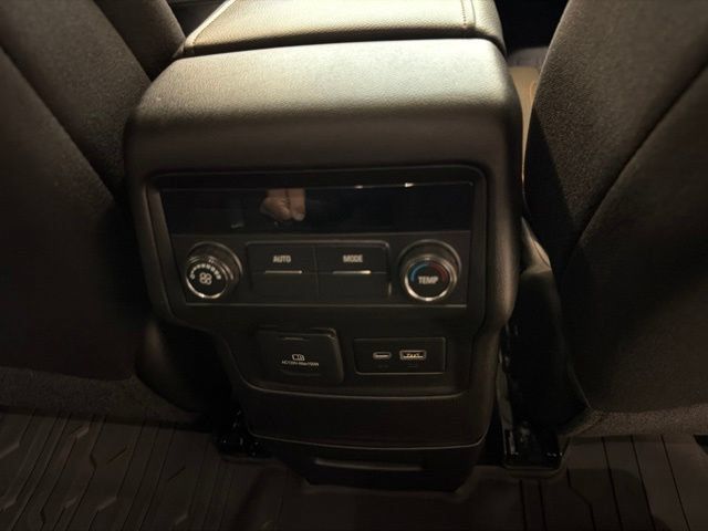 Used 2023 GMC Acadia AT4 AWD/4WD image 39
