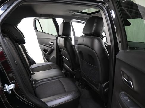 Used 2017 Chevrolet Trax LT w/ Sun & Sound Package AWD/4WD image 22