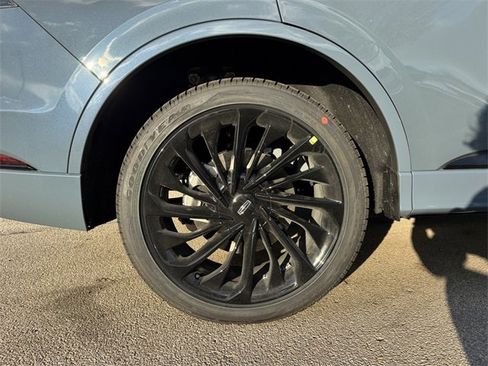 New 2026 Lincoln Aviator Reserve w/ Jet Appearance Package image 9