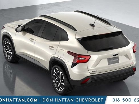New 2026 Chevrolet Trax RS w/ Sunroof Package FWD image 2