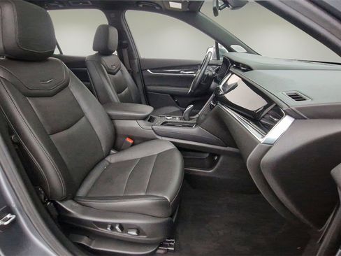 Used 2020 Cadillac XT6 Premium Luxury image 31