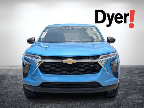 Used 2025 Chevrolet Trax LS w/ Driver Confidence Package FWD image 9