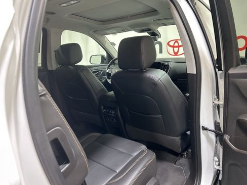 Used 2021 Chevrolet Traverse Premier w/ Redline Edition AWD/4WD image 15