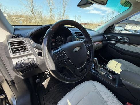 Used 2016 Ford Explorer Platinum image 11