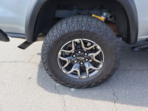 Used 2024 Chevrolet Colorado ZR2 AWD/4WD image 40