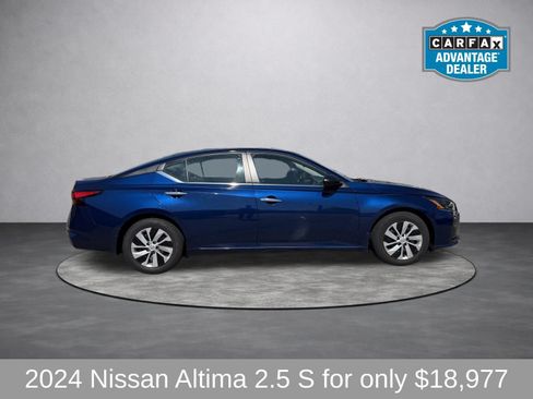 Used 2024 Nissan Altima 2.5 S FWD image 2