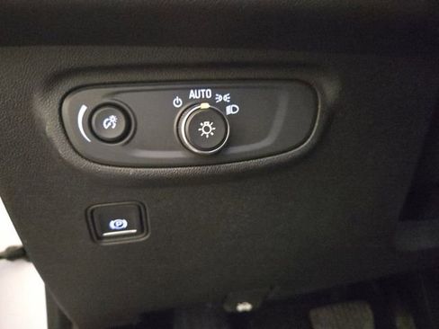 Used 2018 GMC Terrain SLE w/ Driver Convenience Package image 6