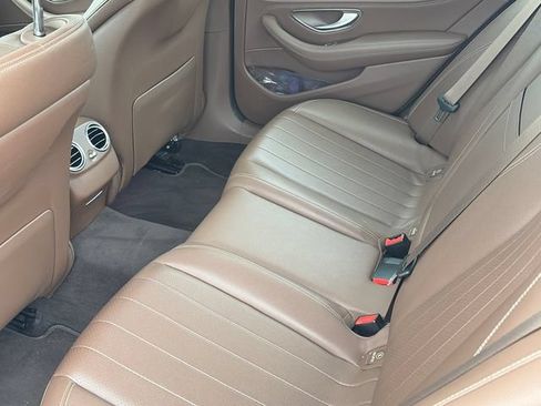 Used 2017 Mercedes-Benz E 300 4MATIC image 9