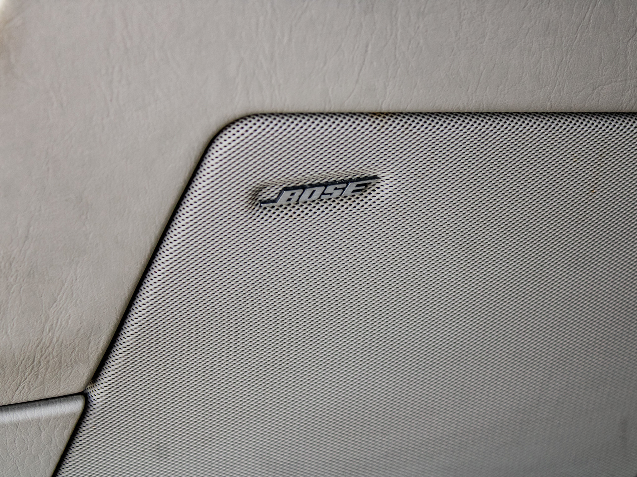 Used 2004 Cadillac XLR RWD image 32