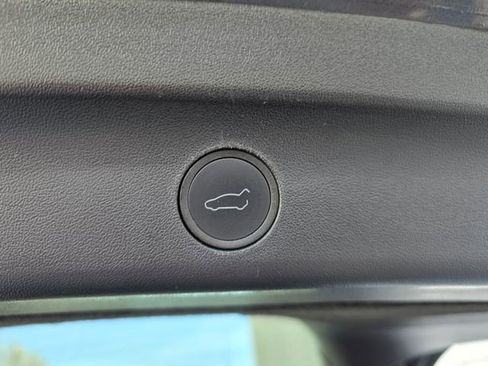 Used 2023 Tesla Model Y Performance image 51