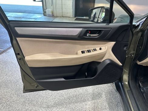 Used 2019 Subaru Outback 2.5i Premium AWD/4WD image 18