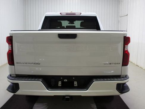 Used 2023 Chevrolet Silverado 1500 Custom image 5