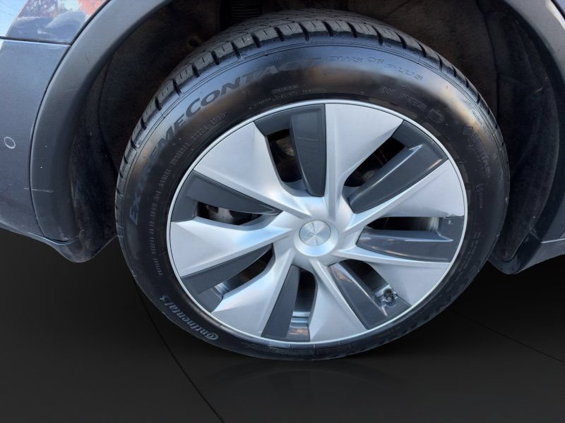 Used 2022 Tesla Model Y Long Range AWD/4WD image 22