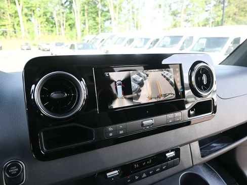 Used 2023 Mercedes-Benz Sprinter 2500 image 16