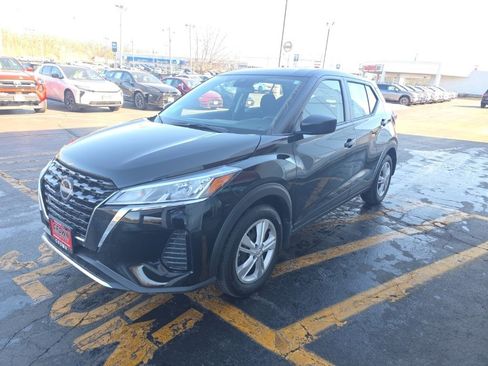 Used 2025 Nissan Kicks Play S image 8