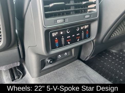 Used 2023 Audi SQ8 Prestige image 34