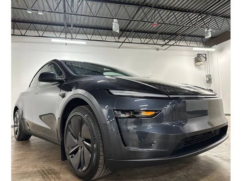 Used 2026 Tesla Model Y 2WD image 6