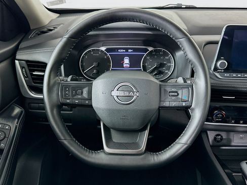 Used 2025 Nissan Rogue SV AWD/4WD image 18