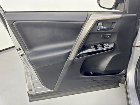 Used 2017 Toyota RAV4 Limited image 35