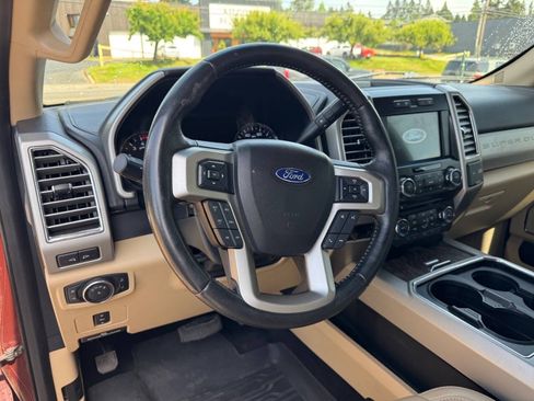 Used 2017 Ford F350 Lariat w/ Lariat Value Package AWD/4WD image 8