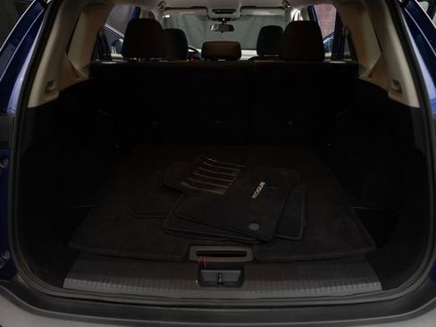 Used 2021 Nissan Rogue SV AWD/4WD image 16