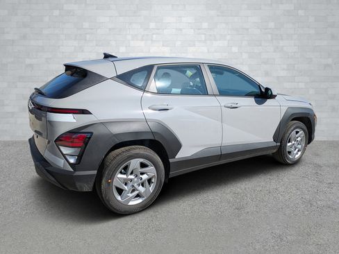 New 2026 Hyundai Kona SE image 5