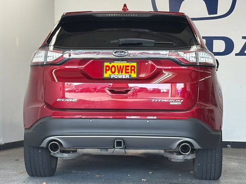 Used 2018 Ford Edge Titanium w/ Equipment Group 302A AWD/4WD image 4