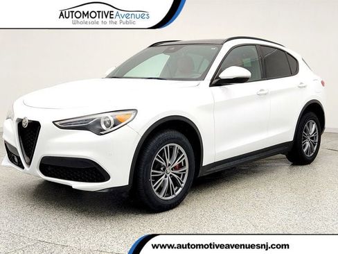 Used 2023 Alfa Romeo Stelvio Sprint image 1