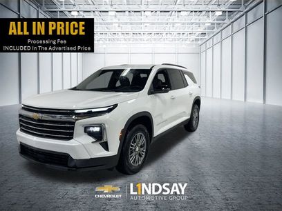 Used 2025 Chevrolet Traverse LT