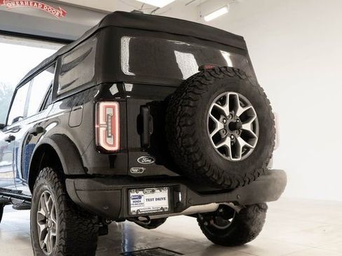 Used 2023 Ford Bronco Badlands image 12
