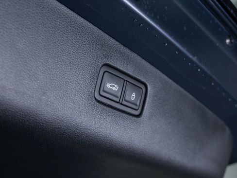 Used 2026 Genesis GV70 2.5T Sport Prestige AWD/4WD image 9