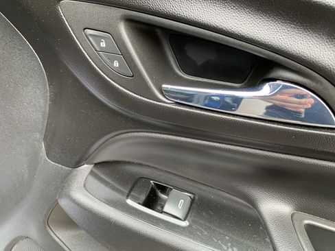 Used 2022 Chevrolet Equinox Premier FWD image 43