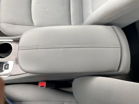 Used 2024 Chevrolet Malibu LT image 31