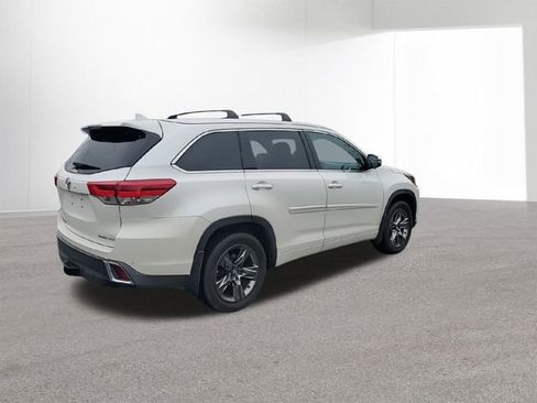 Used 2018 Toyota Highlander Limited Platinum image 10