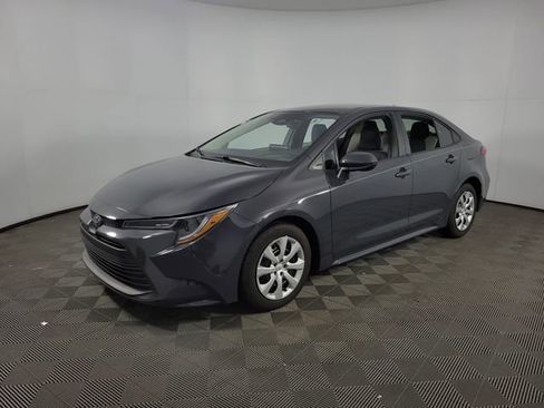 Used 2025 Toyota Corolla LE image 13