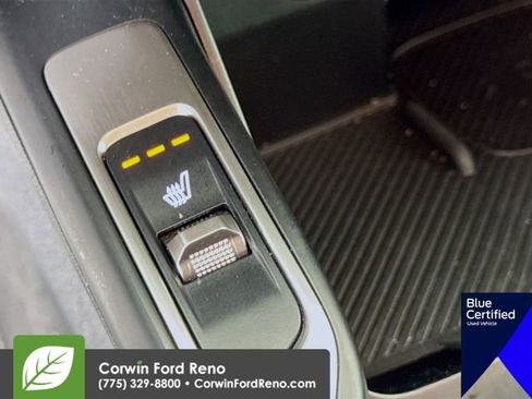 Used 2025 Kia Sorento S image 24