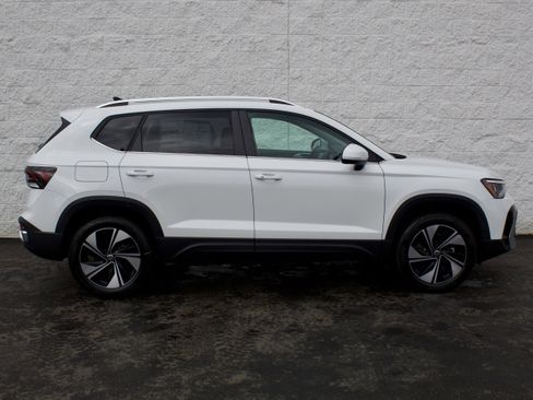 New 2026 Volkswagen Taos SE AWD/4WD image 5