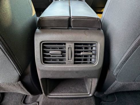 Used 2023 Nissan Rogue S image 30