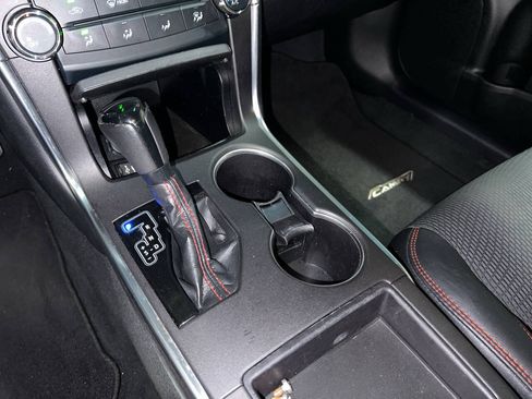 Used 2017 Toyota Camry SE FWD image 14