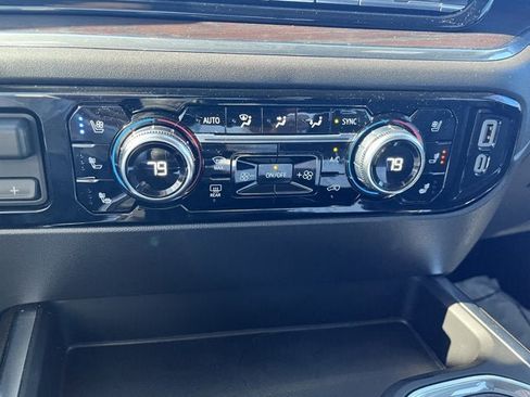 Used 2024 GMC Sierra 1500 SLT w/ SLT Premium Plus Package image 21