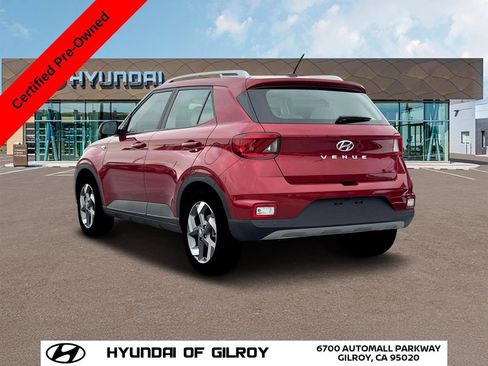 Used 2025 Hyundai Venue SEL image 7