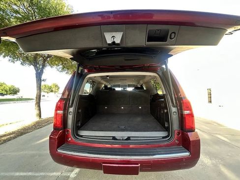Used 2017 Chevrolet Suburban Premier RWD image 10