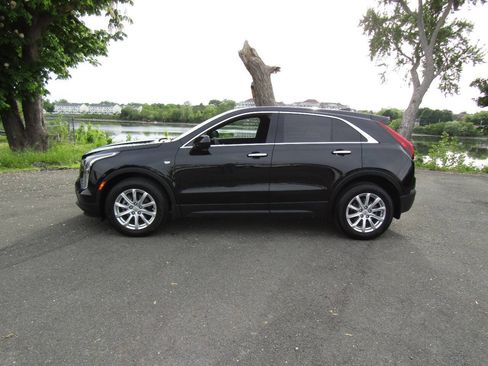 Used 2022 Cadillac XT4 Luxury AWD/4WD image 3
