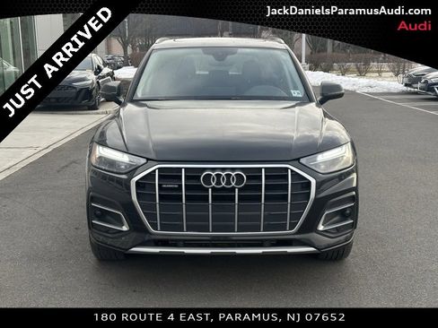 Used 2023 Audi Q5 2.0T Premium w/ Convenience Package image 2