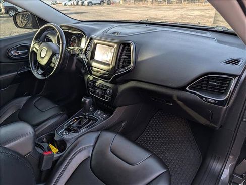 Used 2020 Jeep Cherokee Latitude Plus image 14