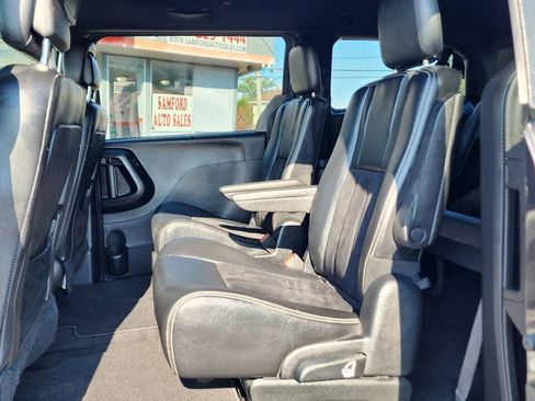 Used 2019 Dodge Grand Caravan SXT w/ Driver Convenience Group FWD image 18
