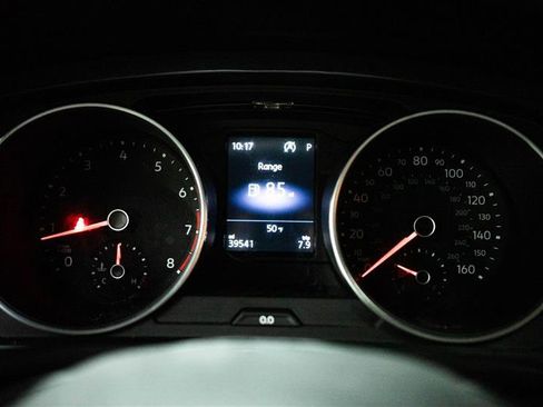 Used 2019 Volkswagen Tiguan S image 17