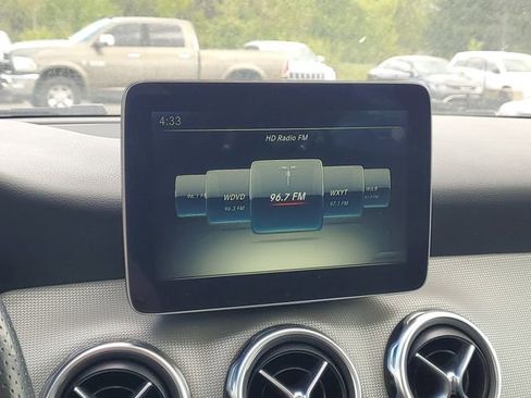 Used 2018 Mercedes-Benz GLA 250 4MATIC image 25