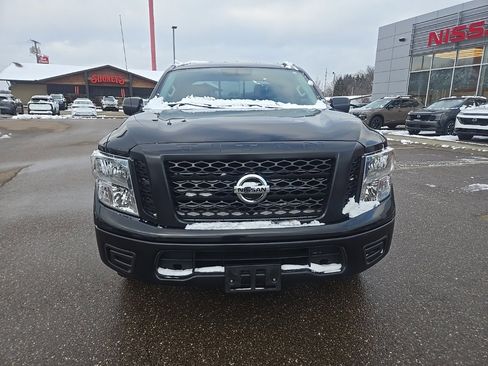 Used 2019 Nissan Titan S image 2